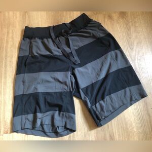 ✨ Lululemon | MENS Stripped Shorts